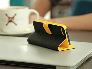 ALL NEW! Contrasting Color + Unique Sleep / Wake Up Function = iPhone 5 L-Case