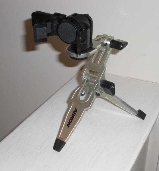 Review: Arkon Mobile Grip Mini Fold-Up Smartphone Tripod 