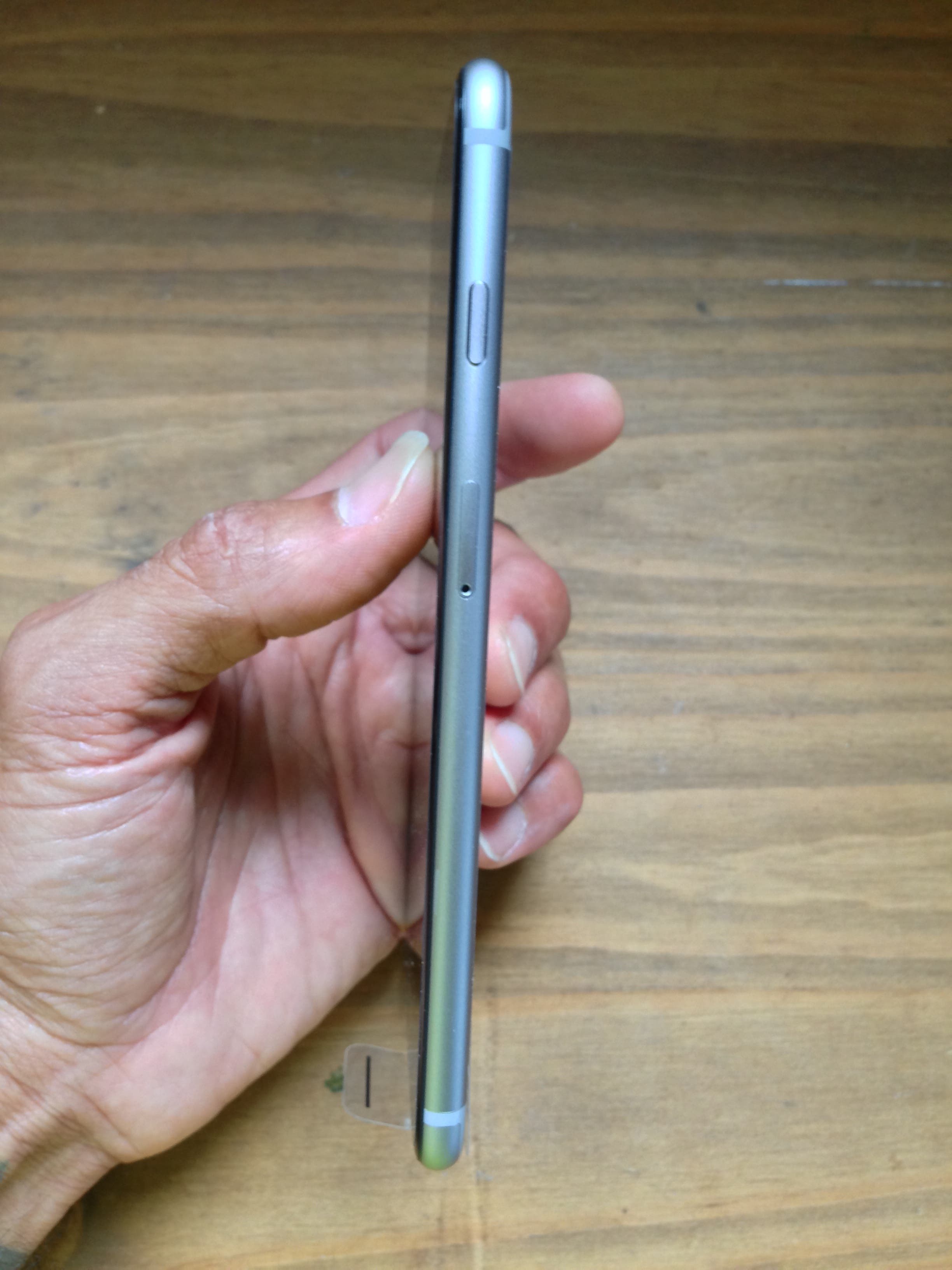 Hello iPhone 6 Plus: First Impressions and Unboxing
