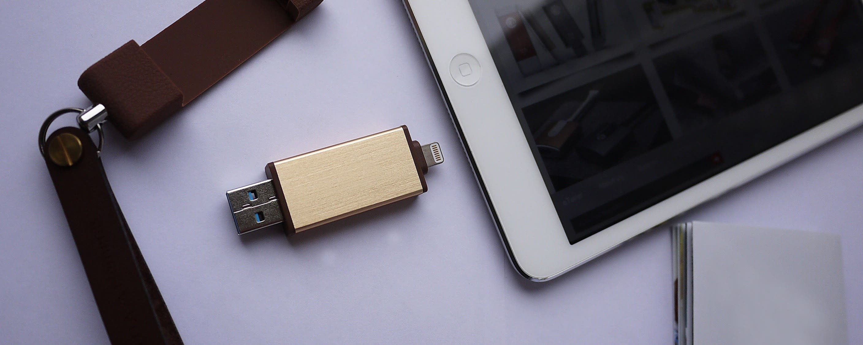 How to Use a USB Drive with an iPhone or iPad