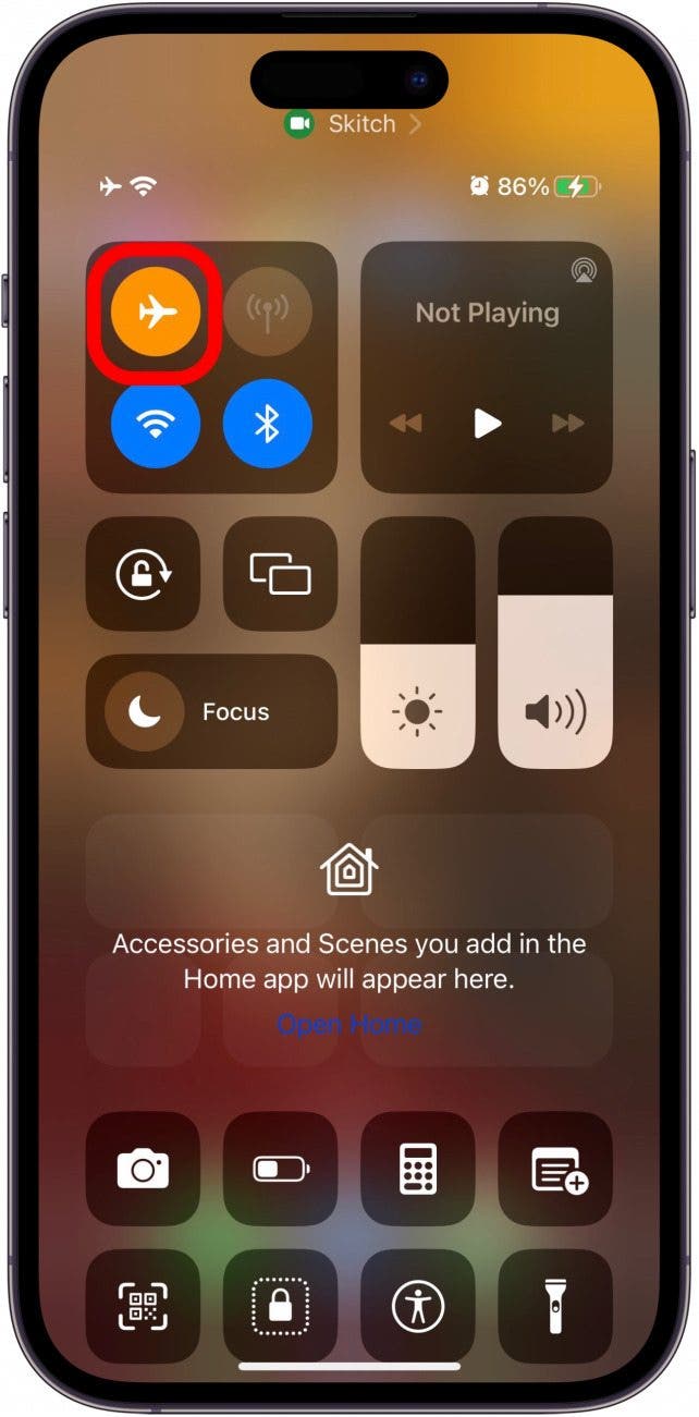 make sure airplane mode is off if apple podcast wont play