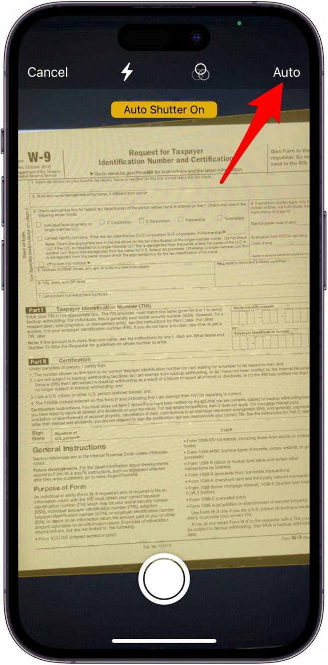 To switch between Auto and Manual, tap the top right. 
