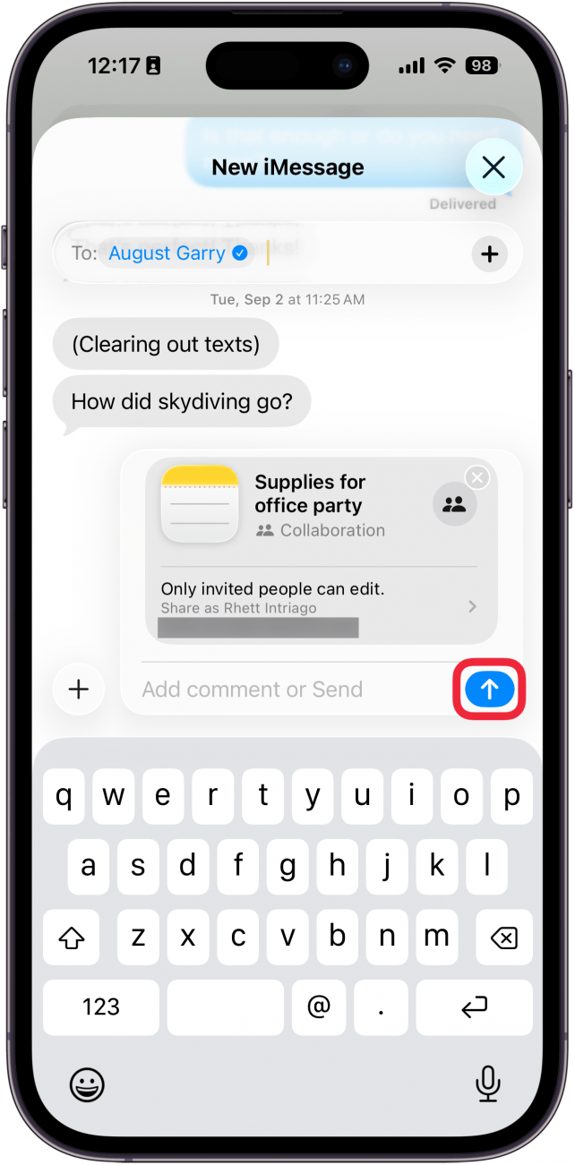 a screenshot of imessage with a note collaboration invitation attached to the message and a red box around the send icon
