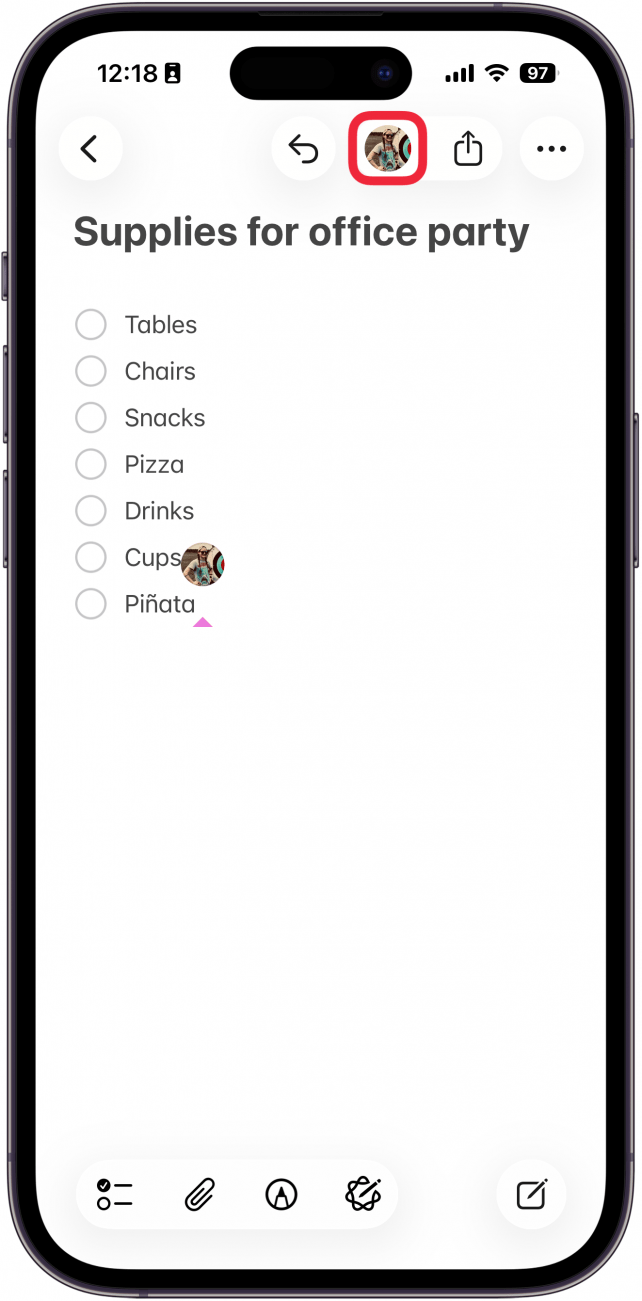 a screenshot of the notes app with a red box around the collaborator icon