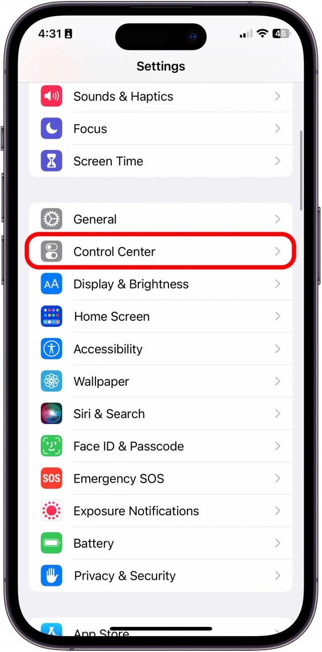 How to Turn Off Flashlight On iPhone 3 Easy Ways (iOS 17) www