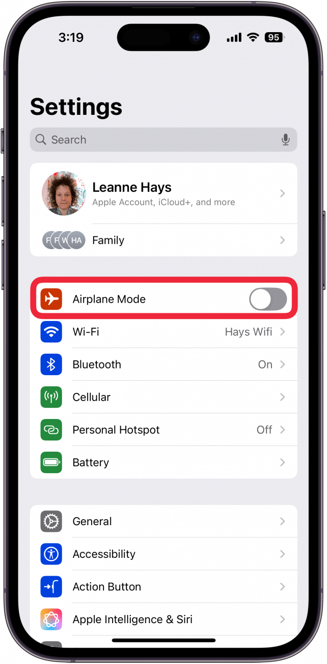 make sure airplane mode is toggled off if carplay not working
