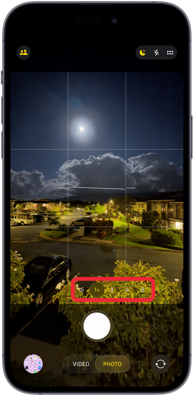 Never zoom in or out by pinching your fingers to avoid image quality loss.