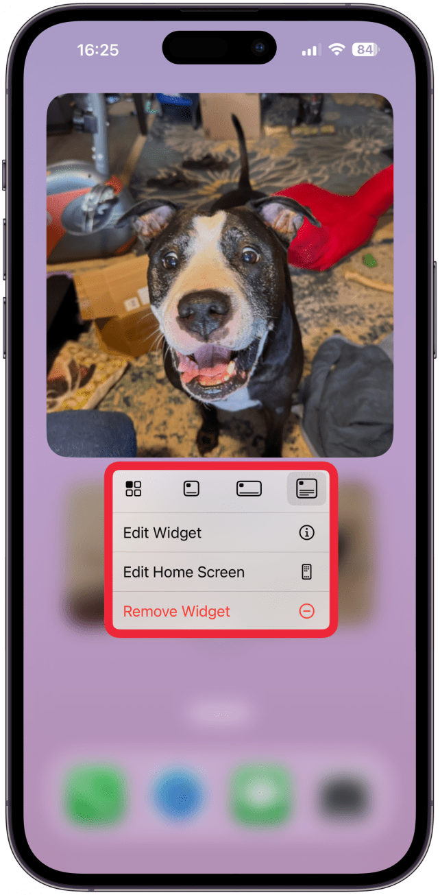 If you wish to make changes to the widget size or the album you selected, press and hold the widget and you'll see a pop-up menu with editing options.