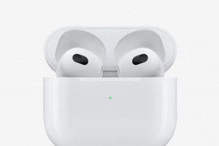 Image for article: Can You Use AirPods on a Plane?