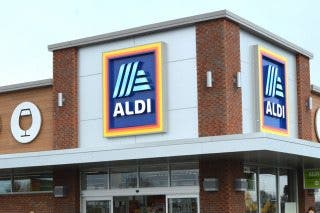 Image for article: Does Aldi Take Apple Pay? (2025)