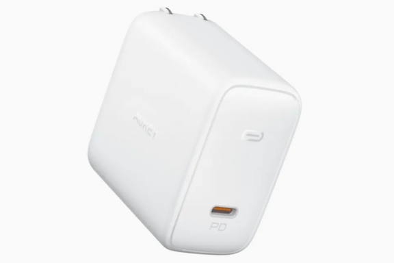 Image for article: Review: Omnia 100W PD Fast Charger for MacBook & iPhone