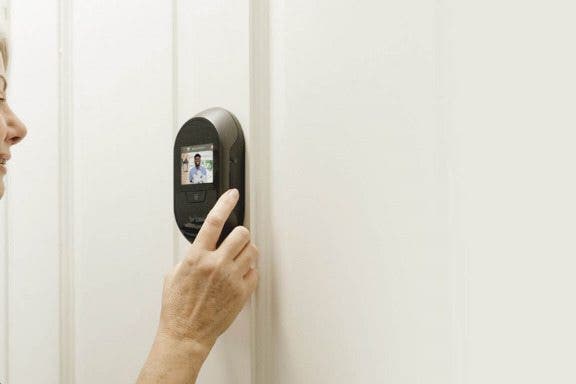 Image for article: Review: Brinno DUO Is a Smart Door Camera for Apartments & More