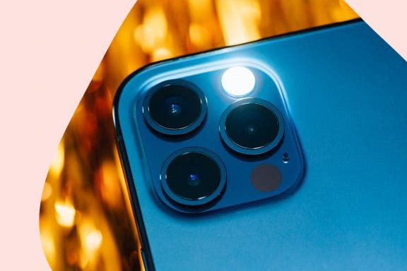 Image for How to Turn On Flashlight On iPhone with Apple Watch