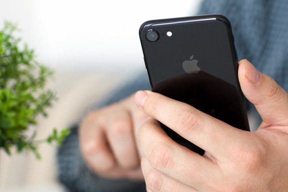 Image for article: How to Hang Up Your iPhone with the Click of a Button