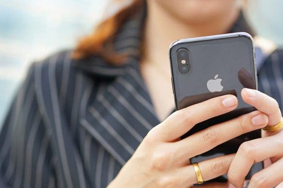 Image for article: How to Take a Screenshot on an iPhone without a Home Button