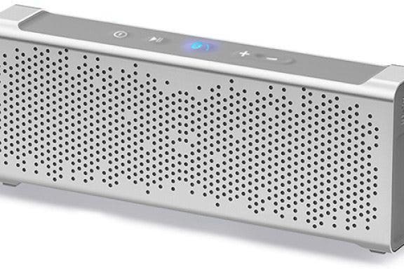 Image for article: Poolside or Riverside, Mercury Box is the Portable Speaker for Summer