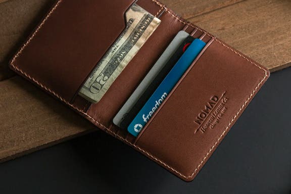 Image for article: Review: Track Your Passport with this Tile-Enabled Wallet