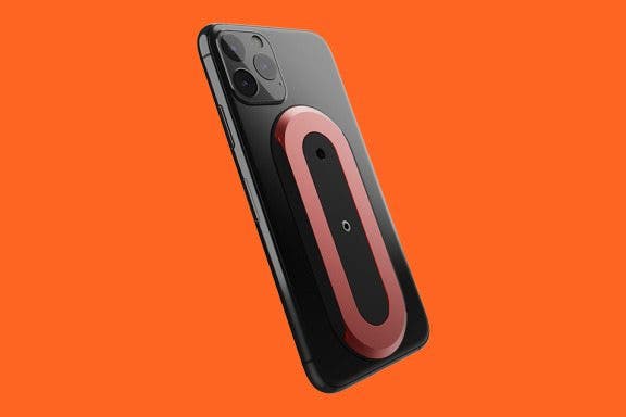 Image for article: Review: The Ohsnap Magnetic Phone Grip Wants to Replace Your PopSocket