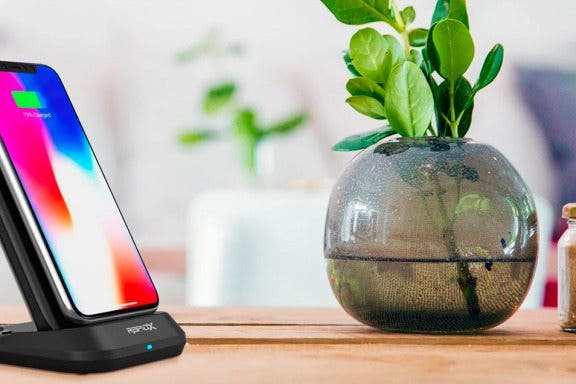 Image for article: Review: RapidX Portable Wireless iPhone Charging Stand
