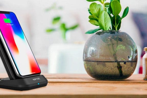 Image for article: Review: MyPort Charging Stand Doubles as a Portable Wireless Charger
