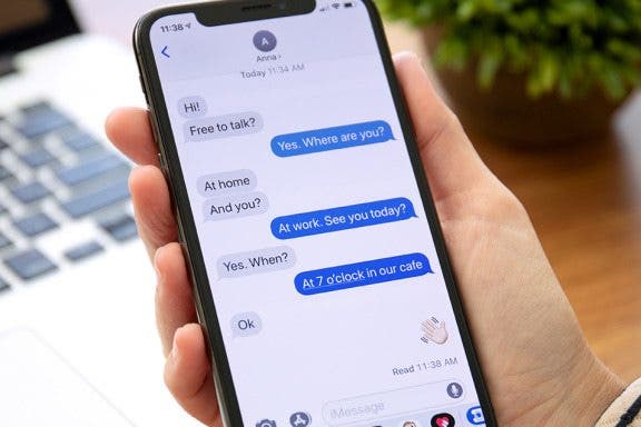 Image for article: Answered: Does iMessage Notify When You Screenshot?