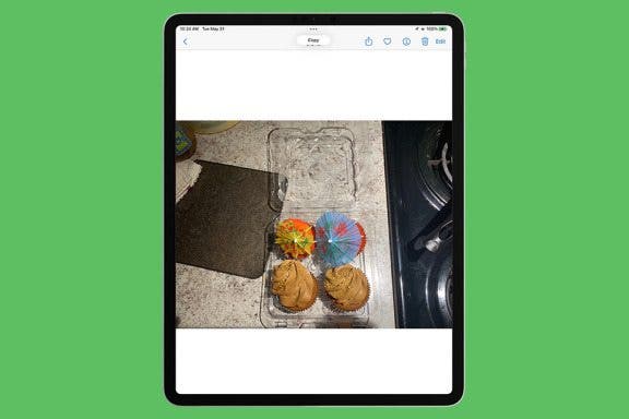 Image for article: This Simple Gesture Is the Fastest Way to Share Photos between iPhone, iPad & Mac