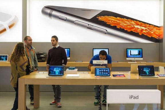 Image for article: Apple’s Next Device Is.. a Ring?