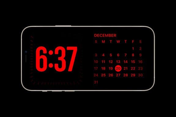 Image for article: How to Get Digital Clock on StandBy