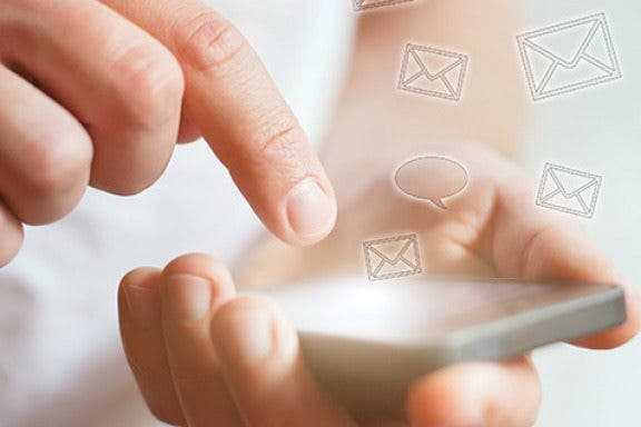 Image for article: How to Swipe Email Drafts out of the Way Temporarily