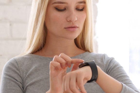 Image for article: How to Access the Keypad & Change Audio Output During an Apple Watch Call