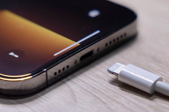 Image for article: Solved: Liquid has Been Detected in Lightning Connector for iPhone (2025)