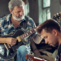 5 Best Apps for Playing Guitar