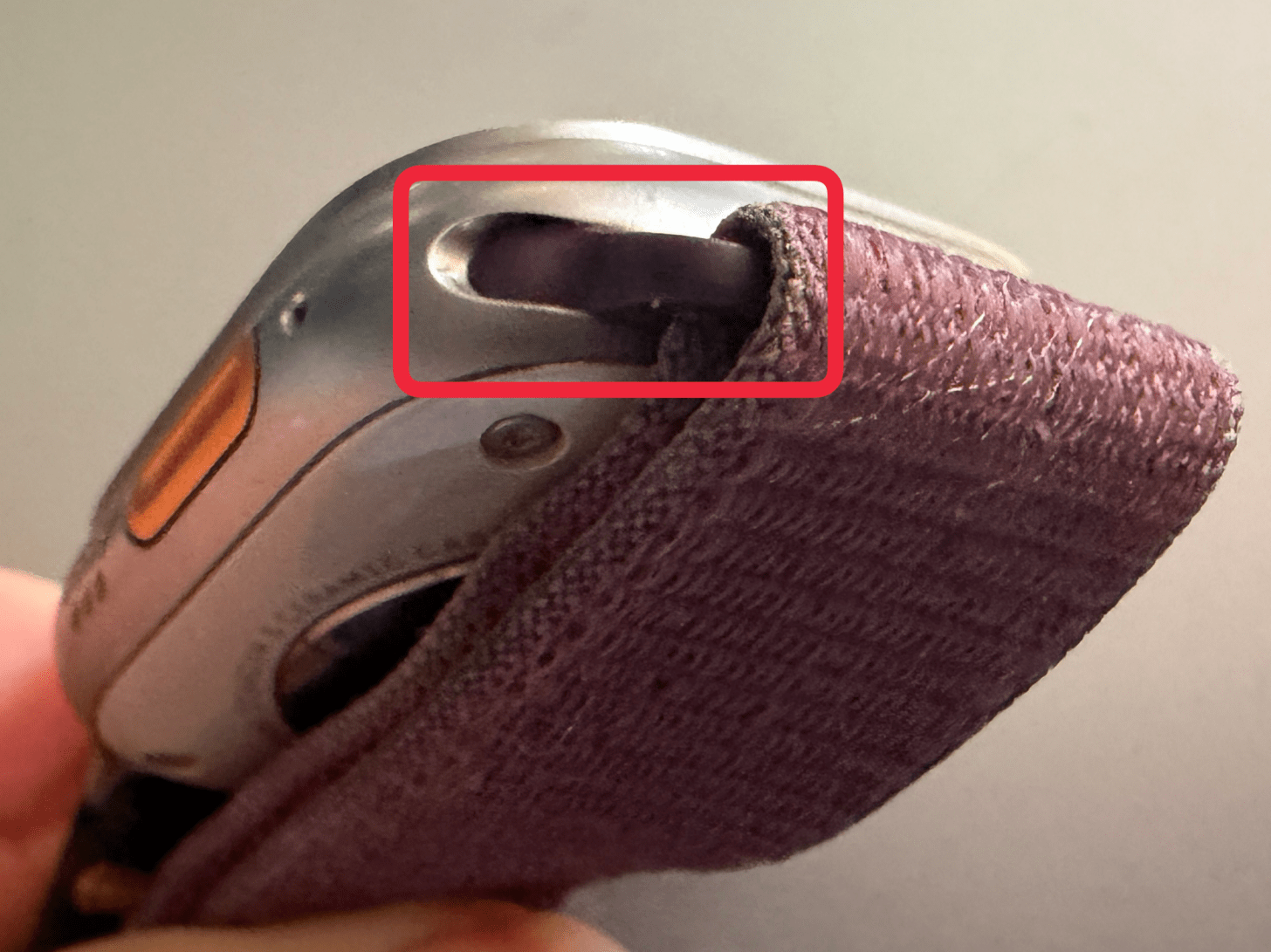 If you wear a smaller watch band size with a larger watch, you will see little gaps or divots.