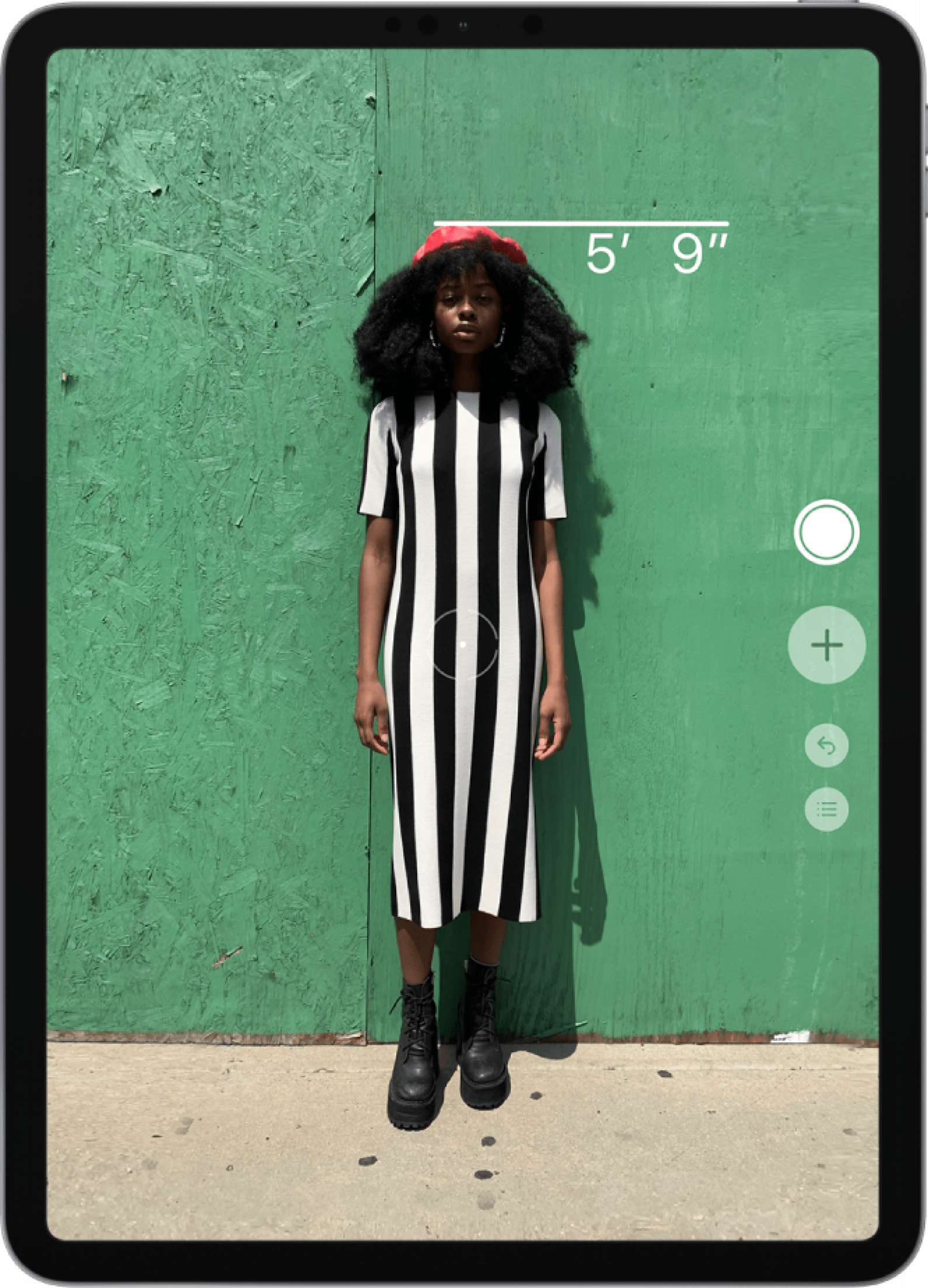 How to Take a Height Measurement with the Measure App on the iPad Pro