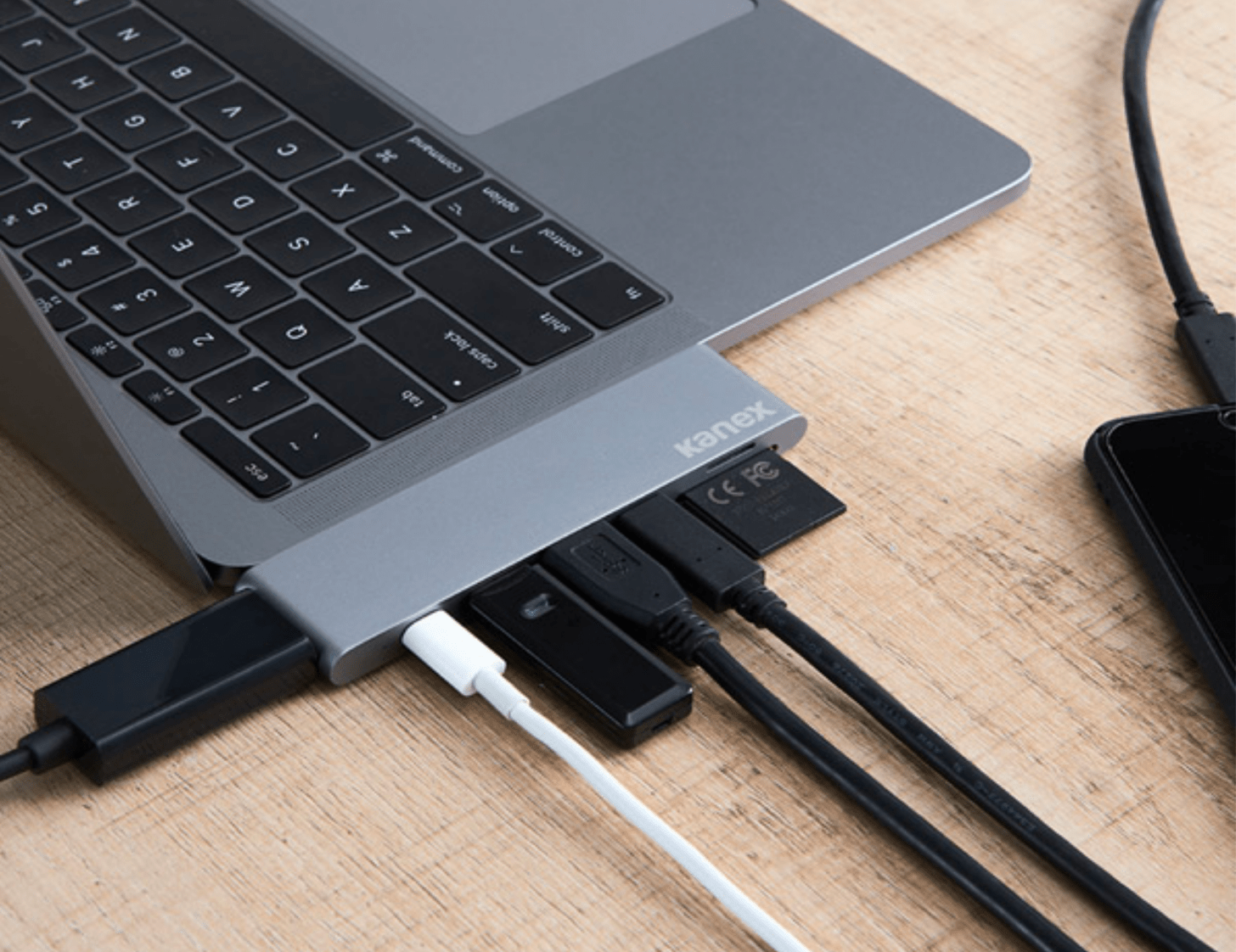 Review iAdapt 7in1 Multiport USBC Hub with Card Reader for MacBook Pro