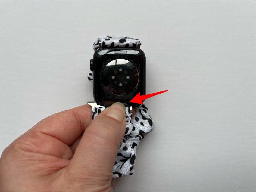 Taking off sales apple watch band