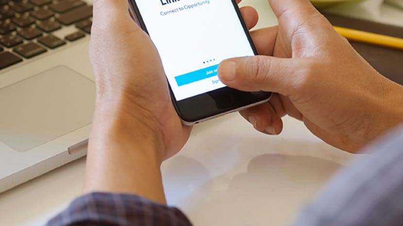 How to Quickly Scroll to the Top of Your iPhone Screen While Sparing Your Thumb