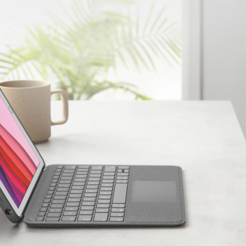 apple stuff and apple accessories