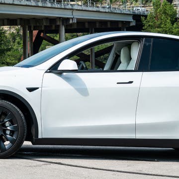 How to Open Tesla Doors on Model S, 3, X & Y Even without Power (2023)