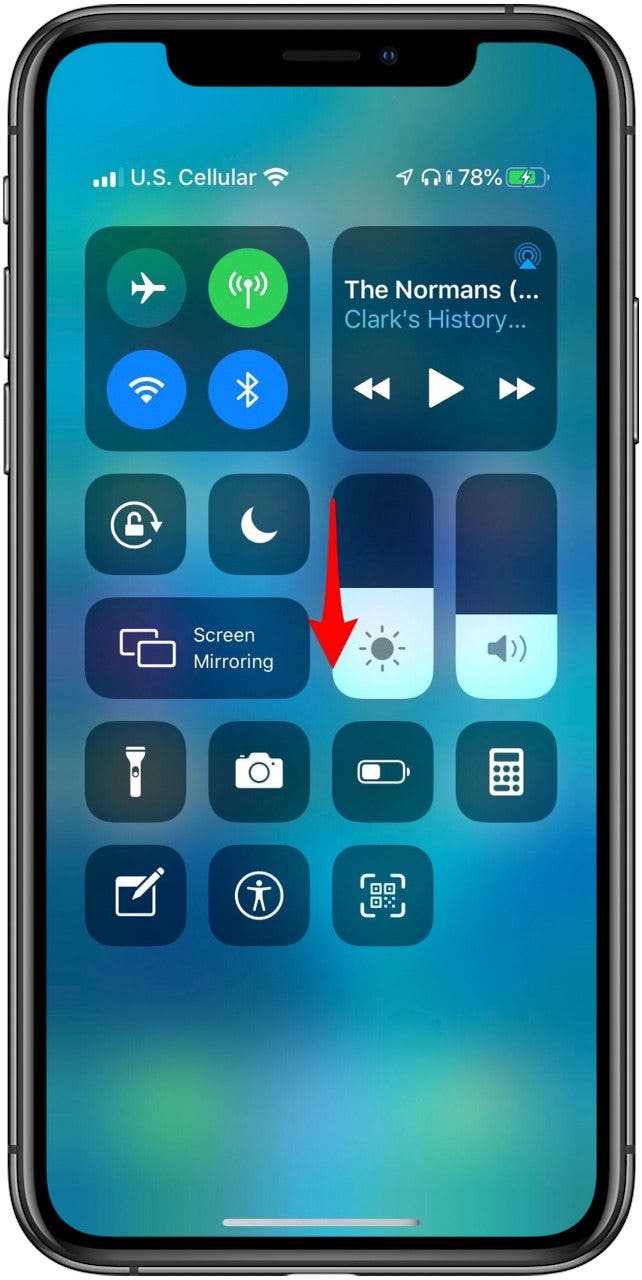 giảm độ sáng màn hình iphone trong trung tâm điều khiển