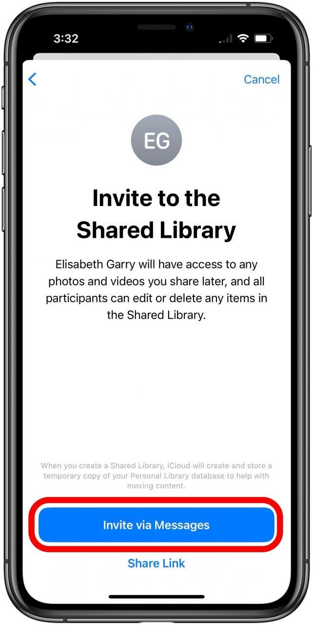 Shared Photo Library setup on the Invite to the Shared Library screen with Invite via Messages button marked.