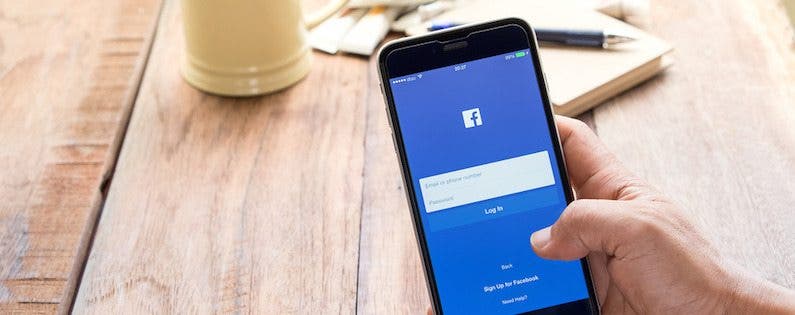 How to Enjoy Facebook on Your iPhone, Problem Free